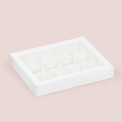 Коробка на 12 конфет с прозрачной крышкой белая 16х20х3 см 